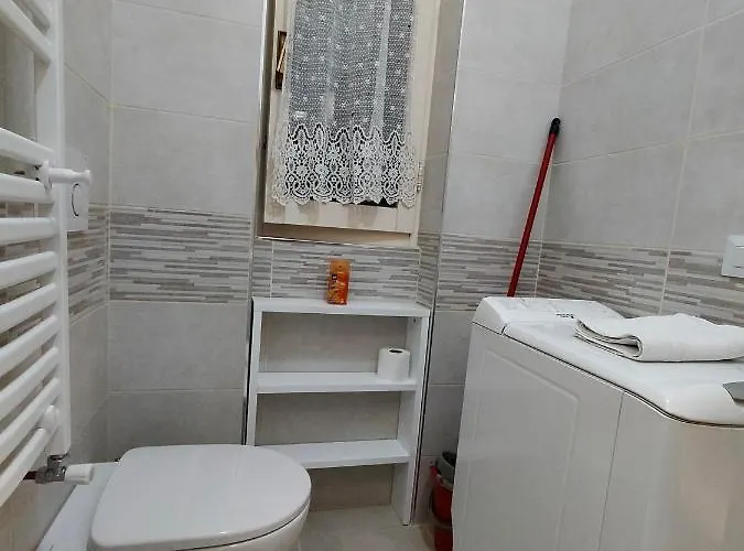 Apartment Cir 015146-cni-01484 *